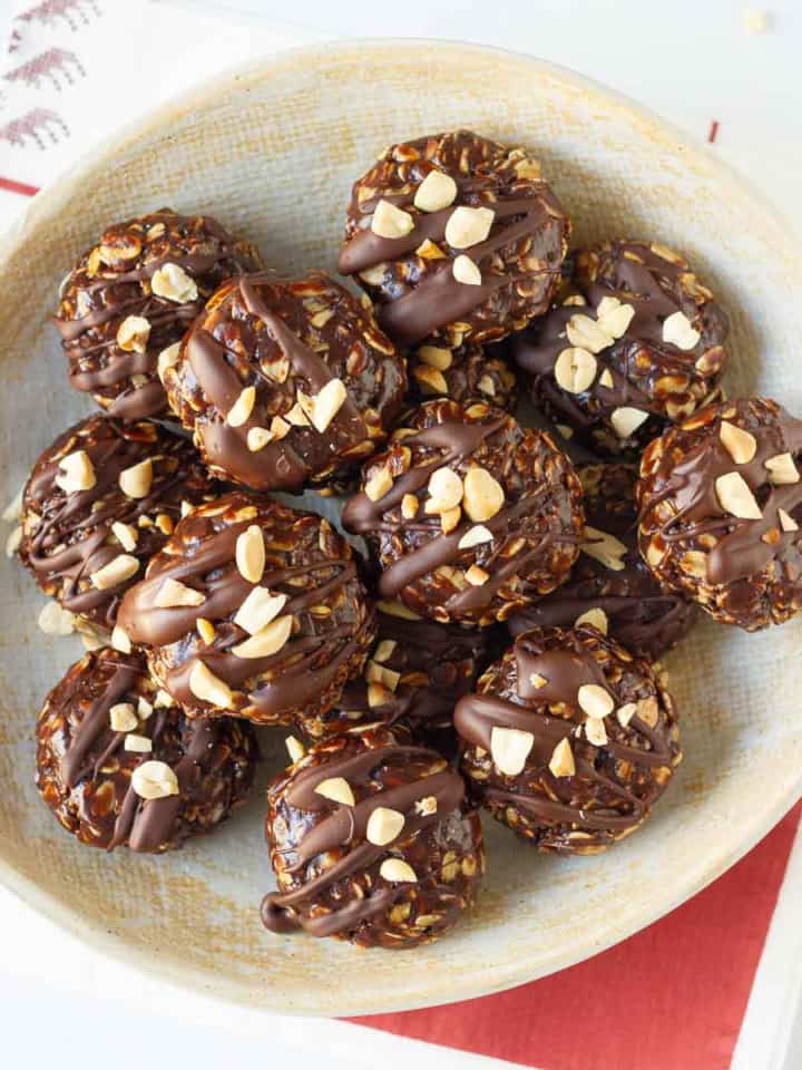 Easy Chocolate Peanut Butter No-Bake Cookies