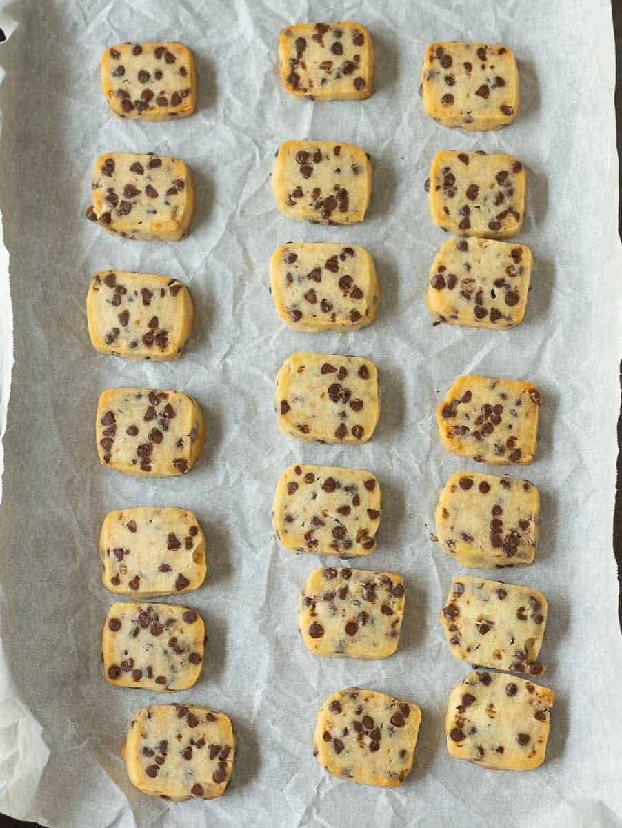 Baked chocolate chip shortbread cookies